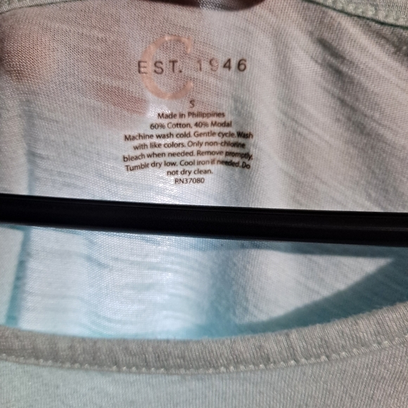 Clothes - Picture 2 of 4